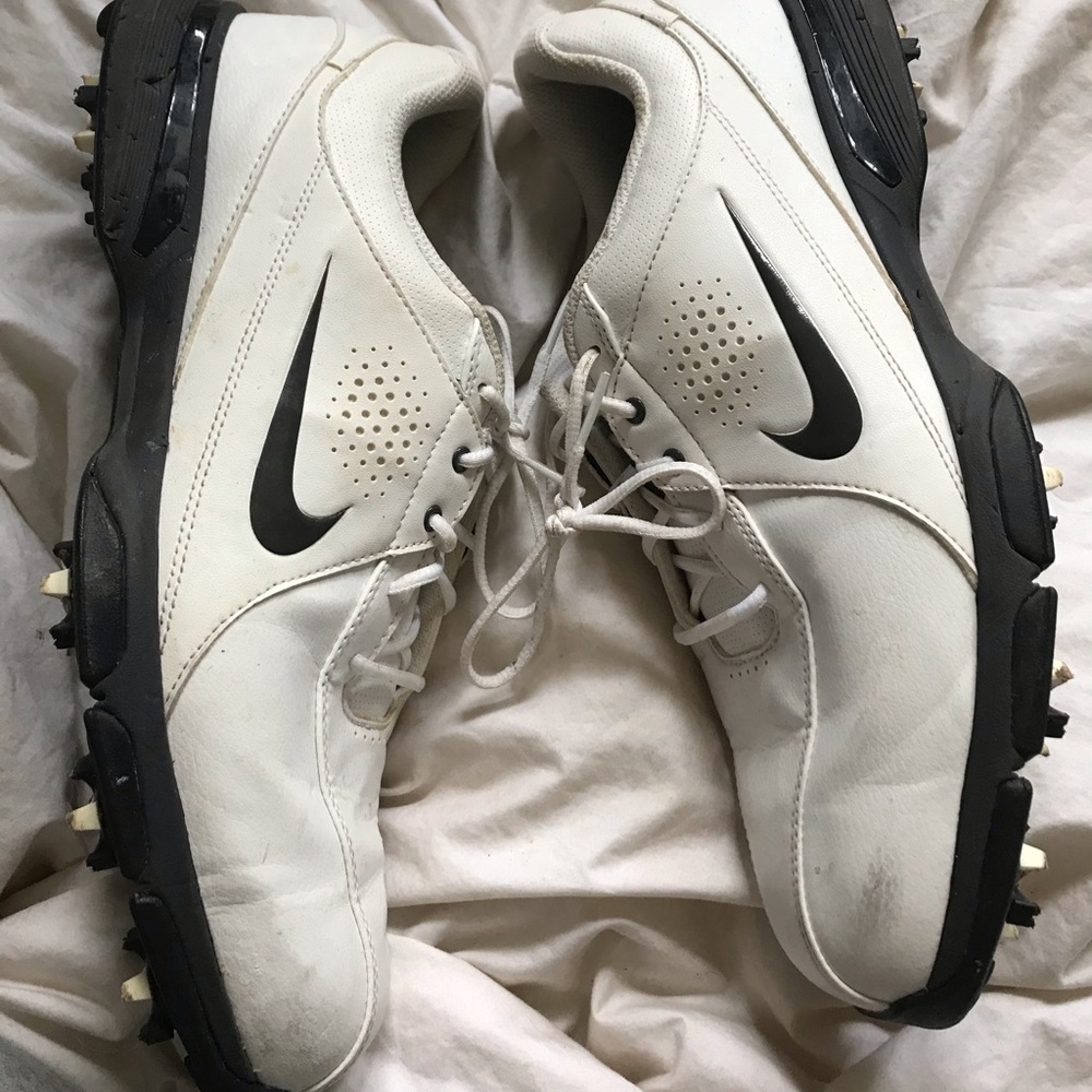 white nike golf shoes <3